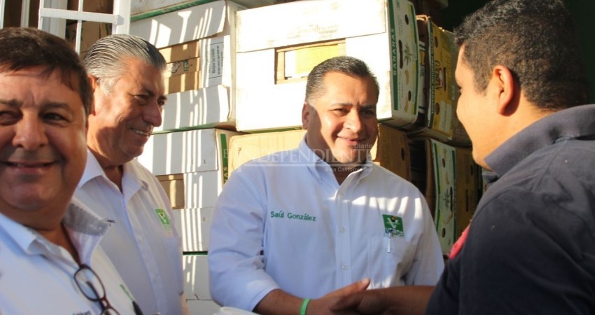 Arranca Saúl González campaña en Mercado de Abastos de La Paz
