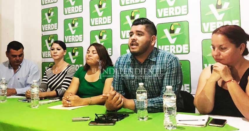 Se suma agrupación Servicio Comunitario Altruista al proyecto de Alejandro Rojas