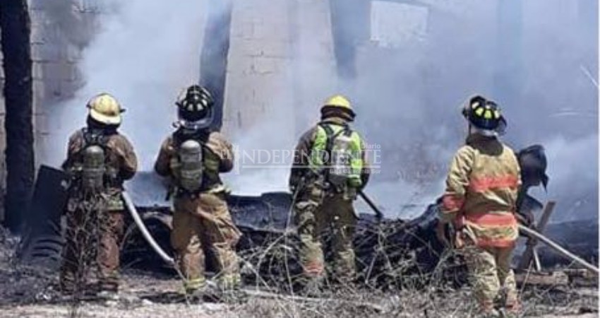 Dos campers, una lancha y varias palmeras arden en dos incendios en CSL