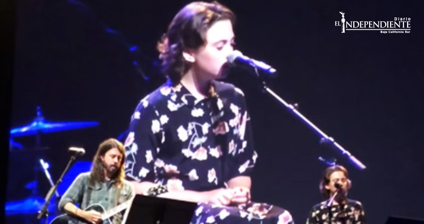 Dave Grohl toca la guitarra para su hija en tema de Adele