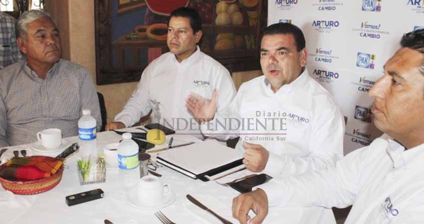 Llaman coordinadores de campaña de De la Rosa a denunciar uso de recursos públicos