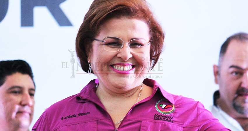 Falso que apoye a candidatos fuera del PRI: Esthela Ponce