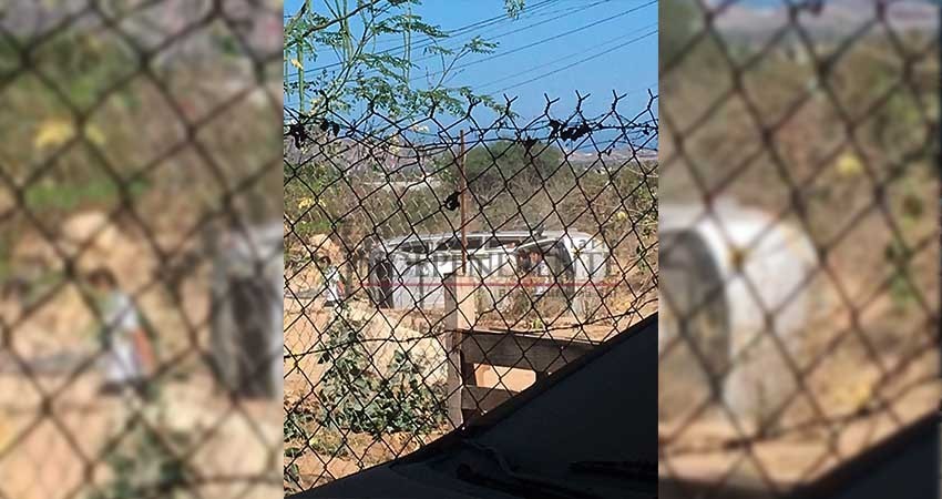 Vuelca vagoneta tripulada por cinco estudiantes de preparatoria