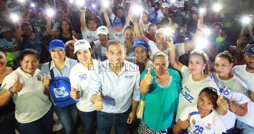 Vecinos de la colonia Las Palmas se unen al proyecto de Michelle Valdez