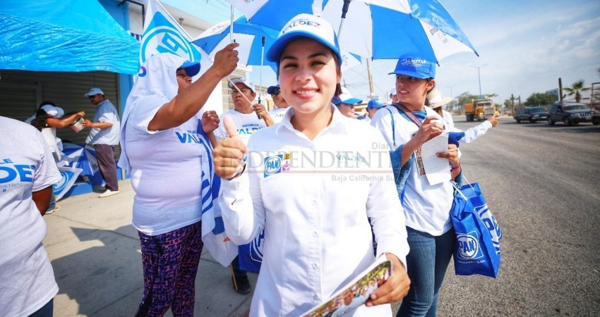 Se pronuncia Michelle Valdez a favor de regular el uso de bolsas de plástico y popotes