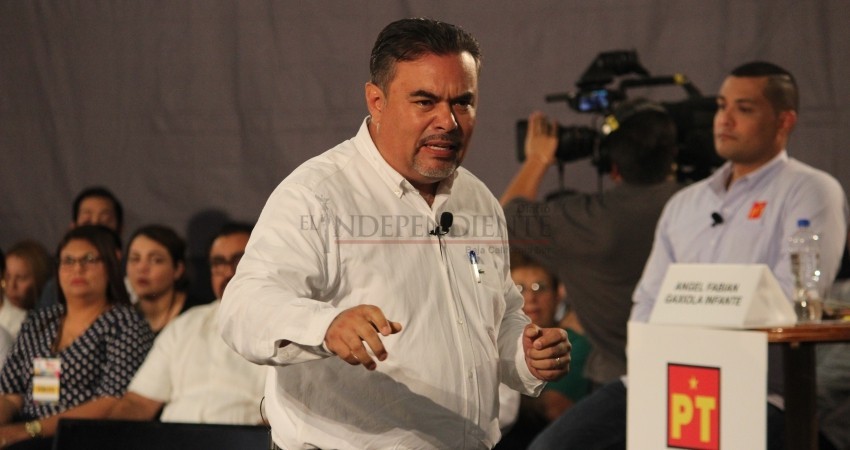 Rubén Muñoz se cuelga de AMLO como “figura nacional”: Puppo