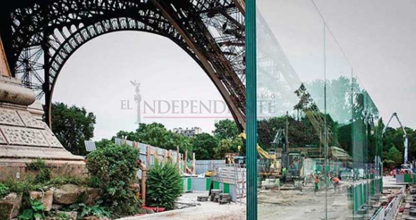 Colocan muros a la Torre Eiffel