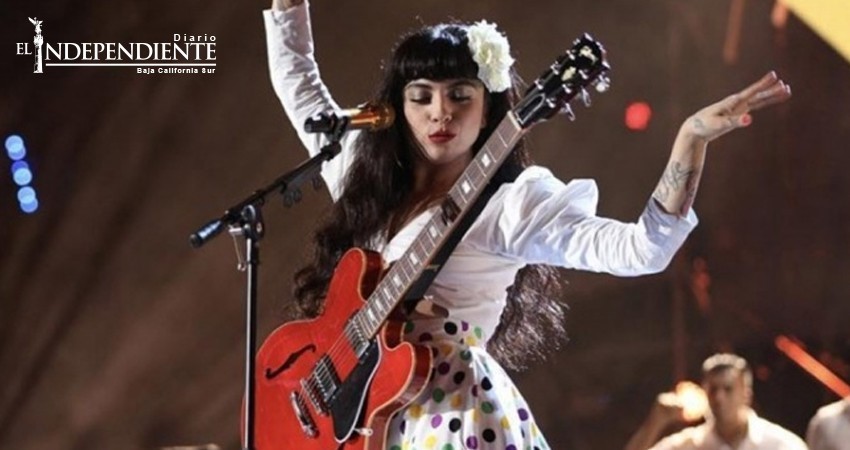 Mon Laferte arrasa en premios a lo mejor de la música chilena