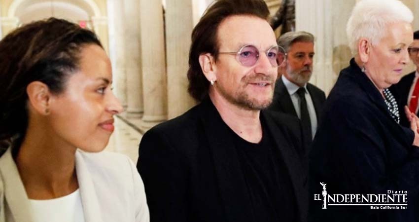 Bono, de U2, critica separación de familias en EU