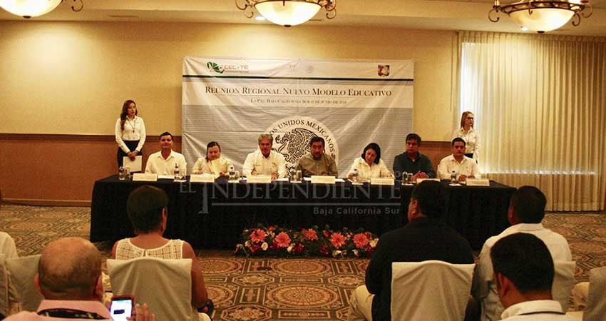 Se reúnen directores de Cecyte del noroeste en La Paz para abordar desafíos de Reforma Educativa 