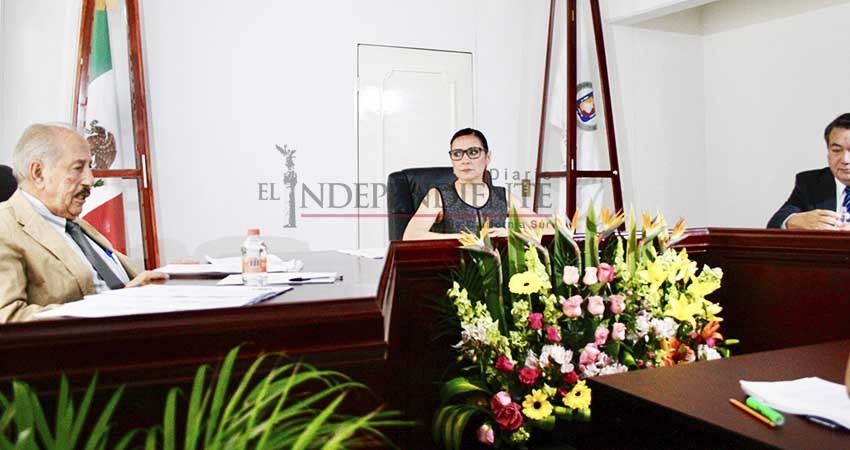 Amonesta TEE a Alejandro Tirado por propaganda en lugares prohibidos 