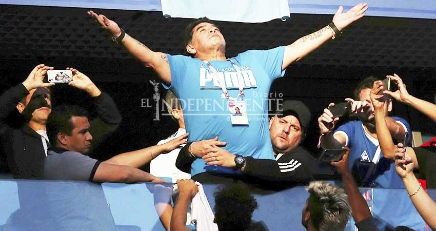 IFA le pide a Maradona respeto tras seña obscena