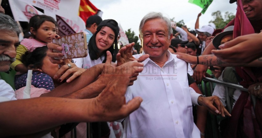 Gana AMLO elección presidencial; llama a la reconciliación