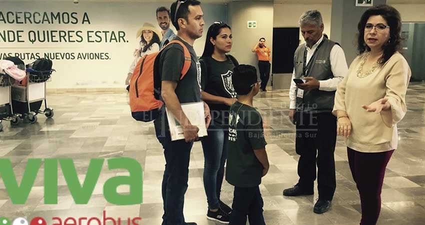 Se quejan usuarios por sobreventa de boletos en VIVAAEROBUS en La Paz