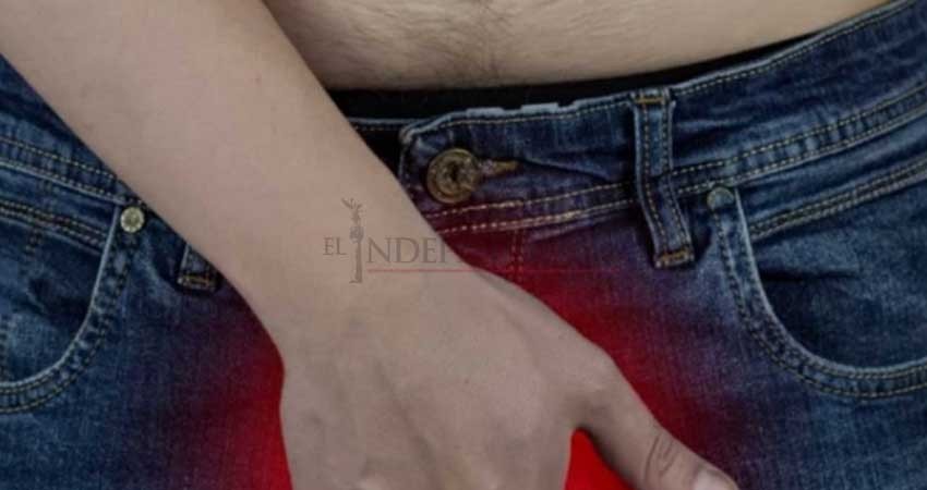 Adolescente se inserta un cable USB y se lesiona la uretra