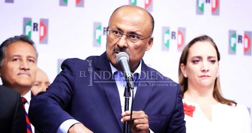 Deja René Juárez presidencia del PRI; Rubén Moreira, nuevo secretario general