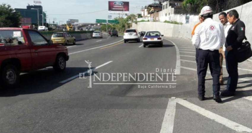 Hundimiento en Paso Exprés moviliza a Protección Civil