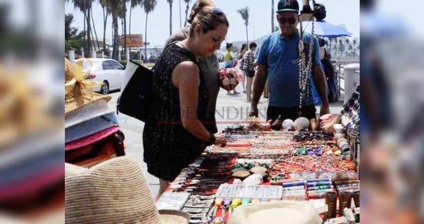 Retirarán a vendedores ambulantes del malecón de La Paz