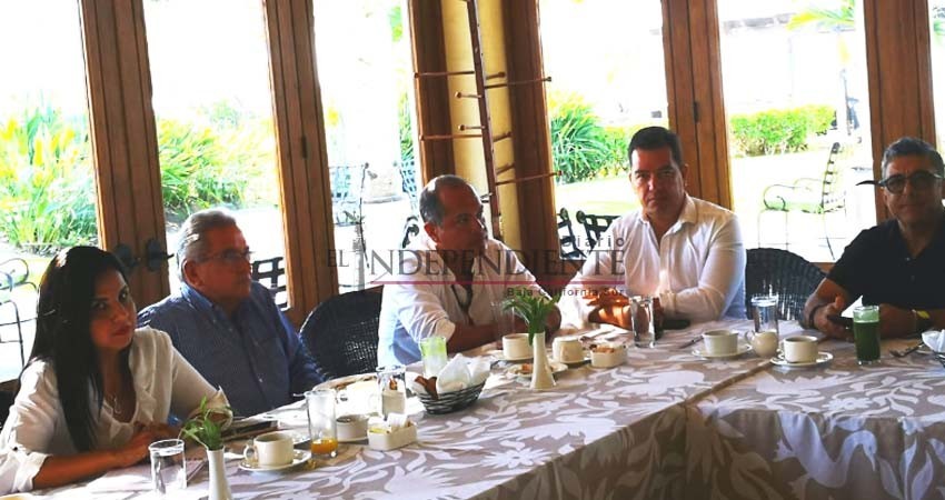 Amigos de Cabo San Lucas AC sostienen reunión con Armida Castro