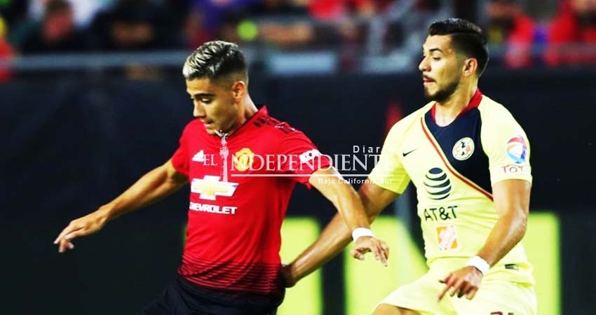 América estrena uniforme en empate con Manchester United