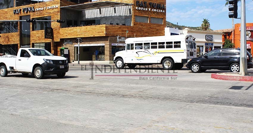 Piden a la nueva alcaldesa considere la colocación de paraderos de transporte público techados