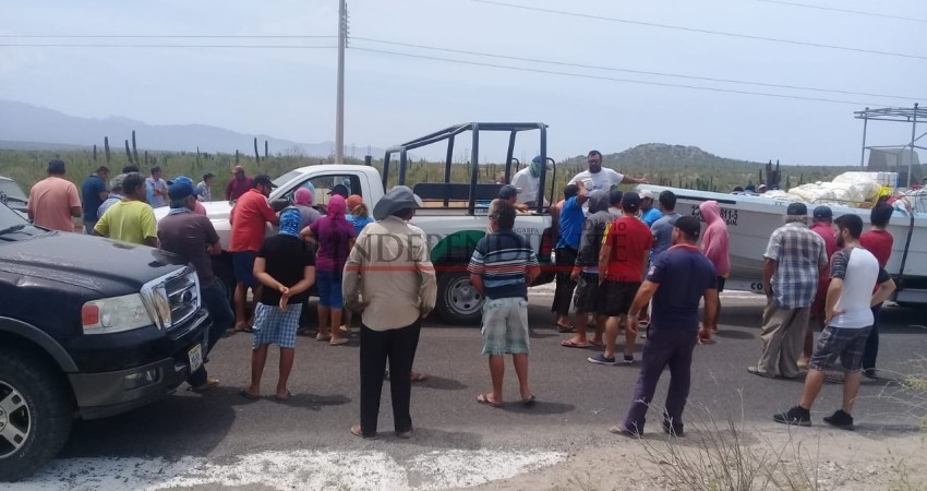 Pescadores acusan a inspectores de Conapesca de robar equipo de trabajo