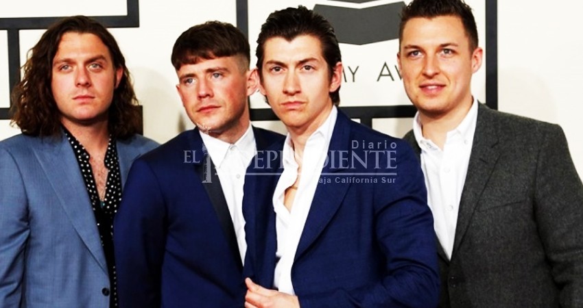 Arctic Monkeys versionan en directo a The White Stripes