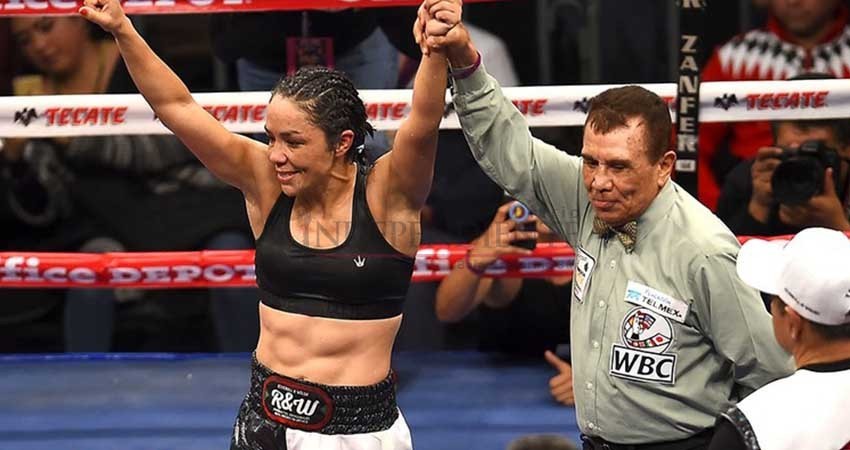 ¡Regreso arrollador! Jackie Nava vence por KO técnico a Alys Sánchez