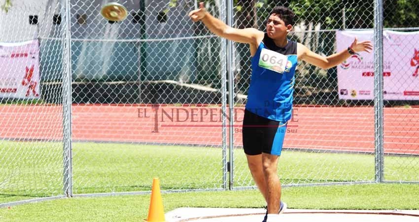 Keniro Castro conquista plata en Colima