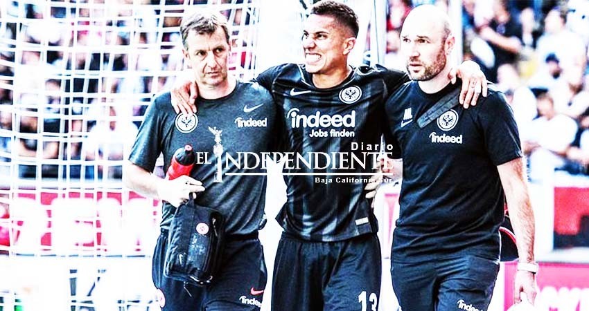 Carlos Salcedo salió lesionado con el Frankfurt; es duda para amistosos del Tri