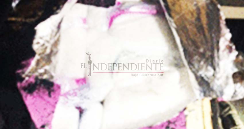 Aseguran 27 kilos de crystal ocultos en cajas de bocina