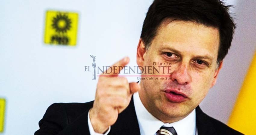 'Galileos' plantean disolver al PRD