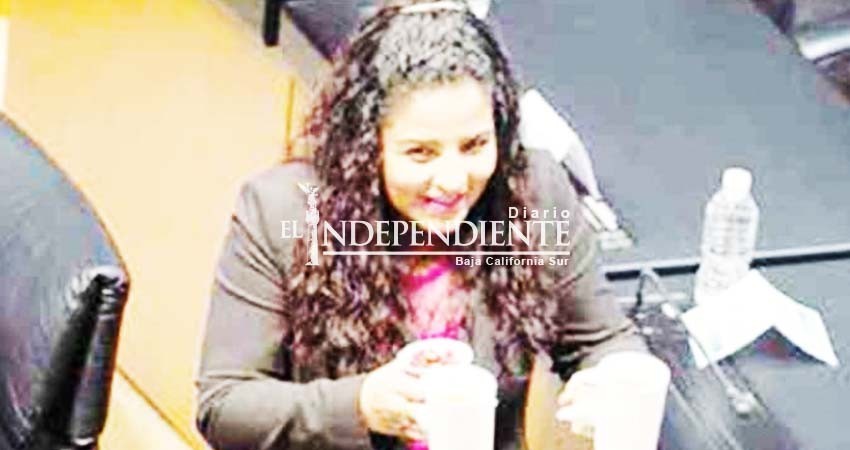 Regresan las edecanes y las botanas al Senado