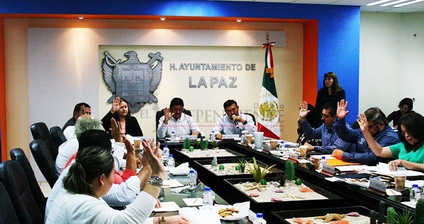 Oposición del Cabildo de La Paz se “entrega” a 17 días de salir