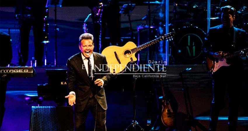 Luis Miguel conquista Las Vegas pese a fallas de sonido