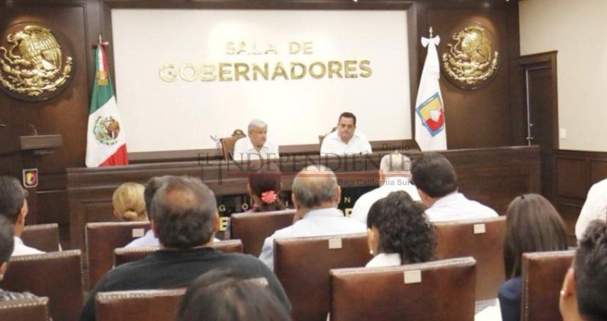 Se reúne el Gobernador Mendoza Davis con AMLO durante su visita a La Paz