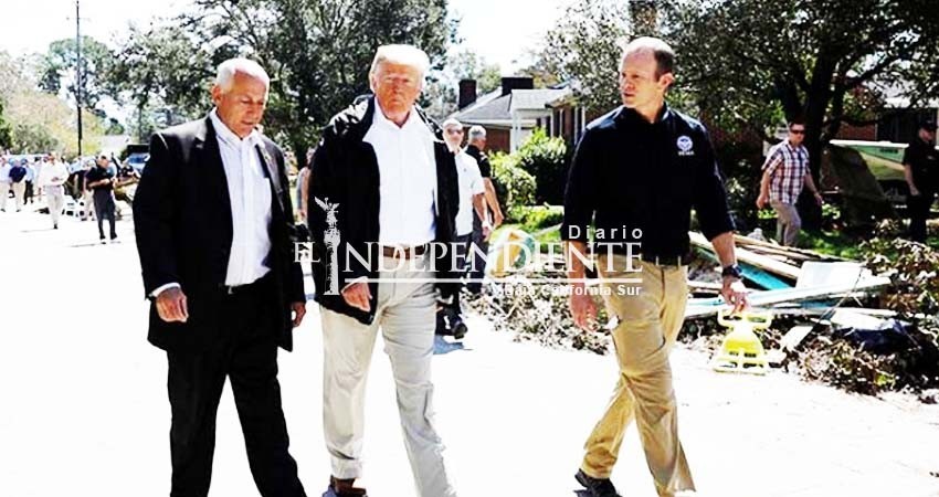 En medio del desastre, Trump pregunta por su club de golf