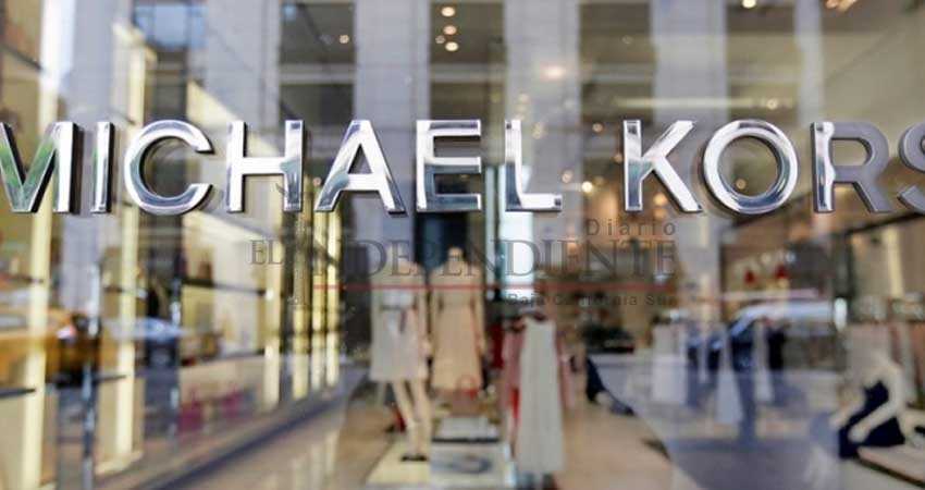 Michael Kors compra Versace por 2 mil millones de dólares