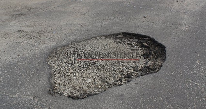 El gobierno que se fue, no hizo nada por resolver el problema de los baches: Automovilistas