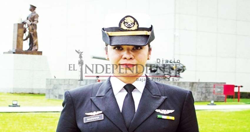 Ella es la única mujer con especialidad en medicina aeroespacial