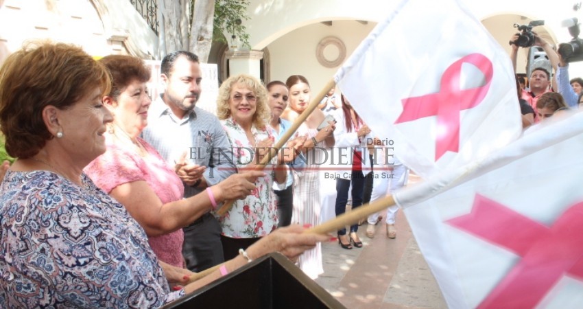 Hay que mantener la fe y no llorar antes de tiempo, advierte sobreviviente de cáncer de mama