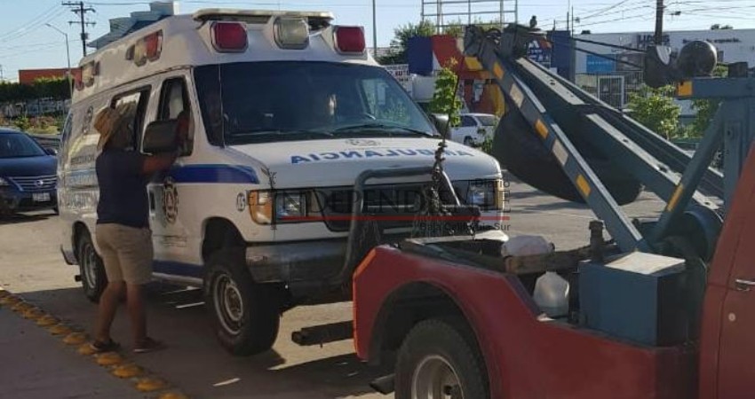 Queda “tirada” ambulancia recién entregada por Gobierno del Estado a Protección Civil Municipal