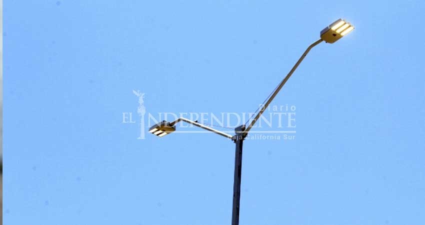 La SCT debe entregar las luminarias funcionando; no prende el 50%, advierte Servicios Públicos
