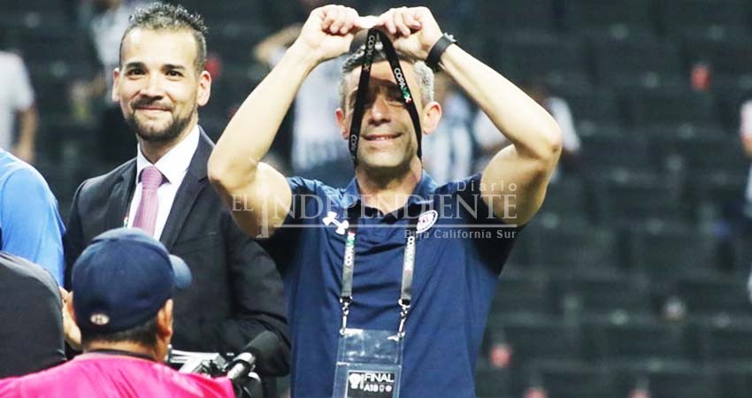 Pedro Caixinha, el primer técnico extranjero en coronarse con Cruz Azul