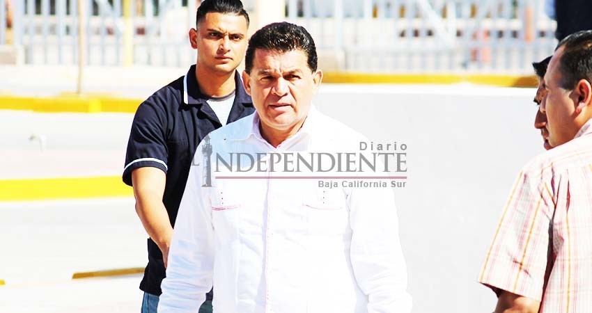 No bajó su salario el presidente municipal de La Paz