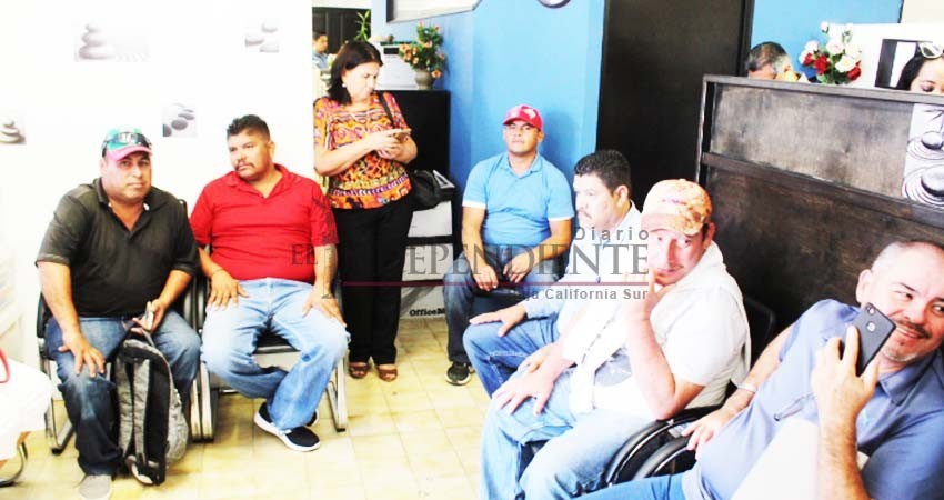 Ya pasaron 30 días de que firmaron renuncia y no pagan, denuncian ex trabajadores cabeños