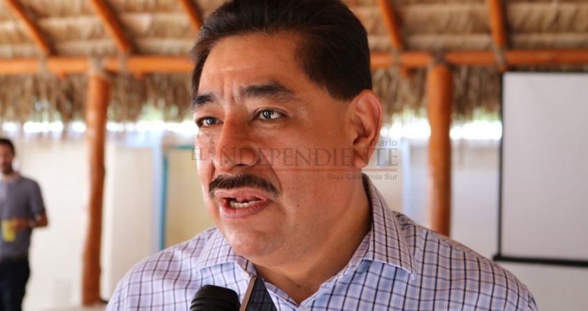 Solo escuelas que desfilan no tendrán clases mañana martes: Secretario Educación