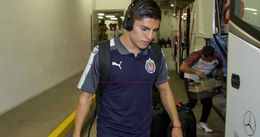 Alejandro Mayorga regresa a Chivas para CL19; Ronaldo Cisneros ya report