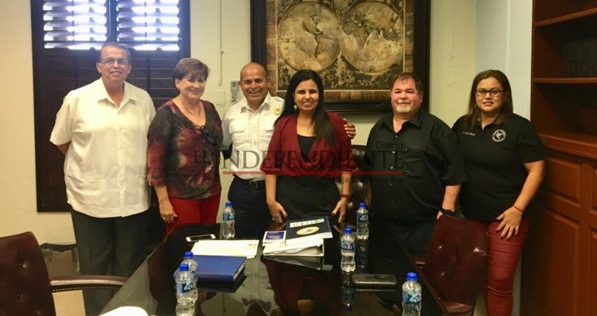 Compromete Armida Castro mejorar condiciones operativas y laborales de los Bomberos de CSL