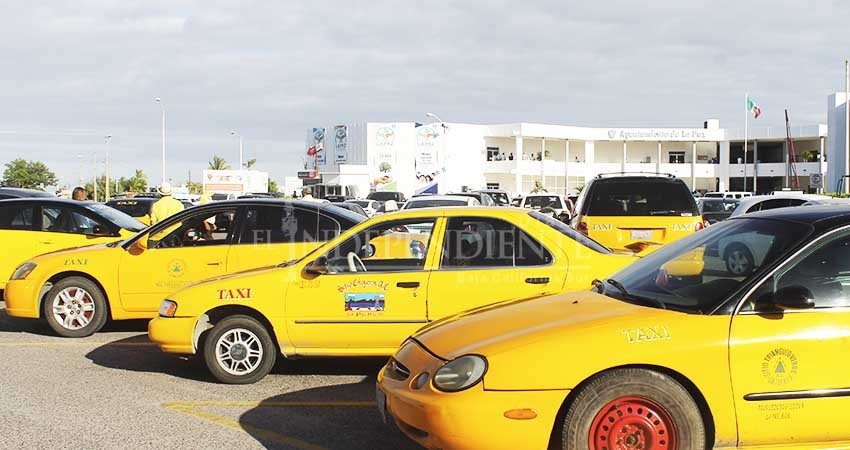 Ley de Movilidad es un saco a la medida de Uber: taxistas locales